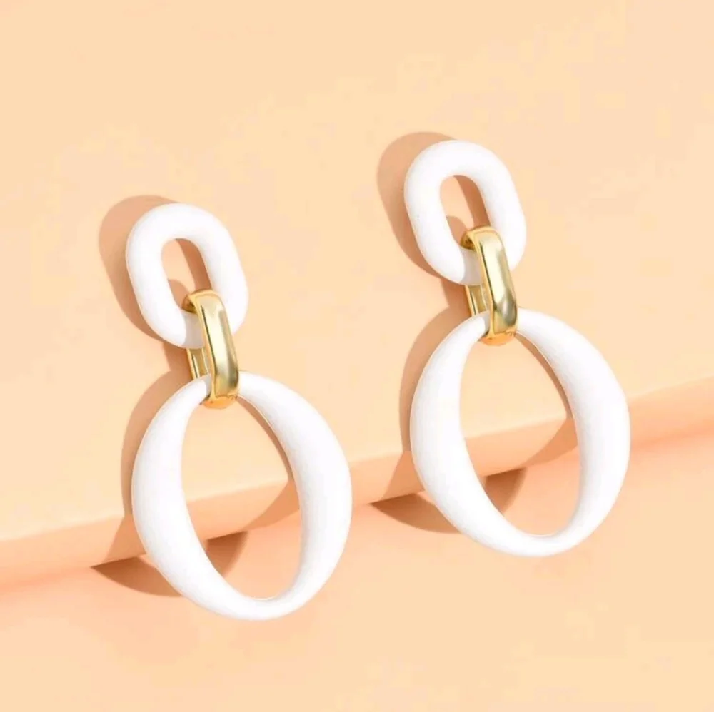 Classic White & Gold Color Dangle Drop Earrings New!